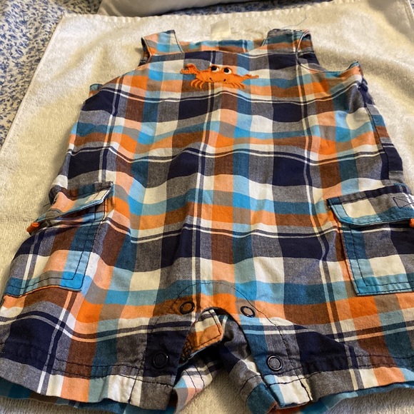 Carters baby onesie size 6 months like new - Picture 3 of 5